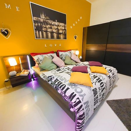 Apartment In The Center Of Prag Exterior foto